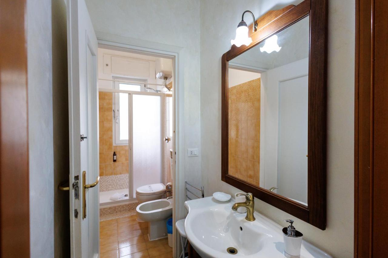 Casa Vittoria Di San Martino Affittacamere Genua Exterior foto